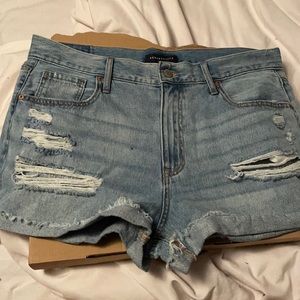 light blue mom jean shorts